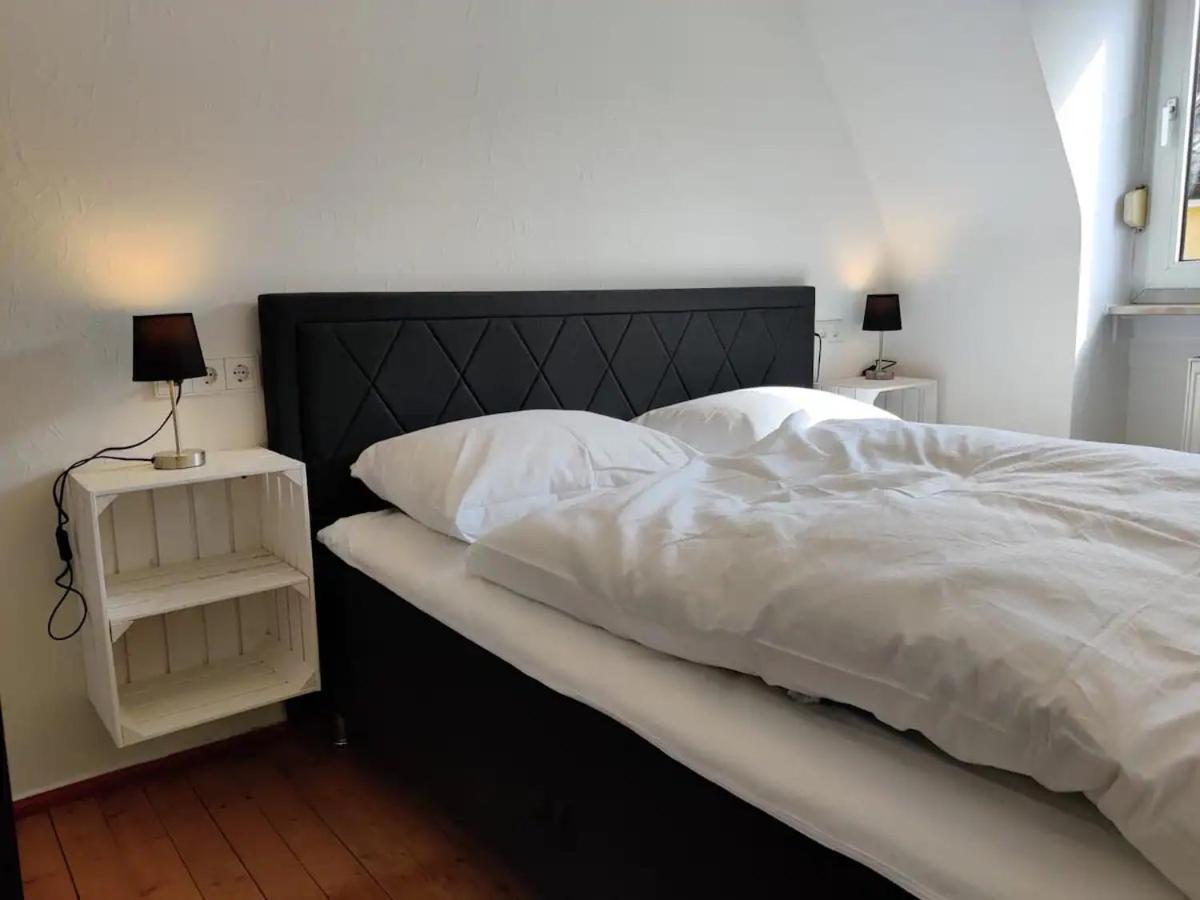 With Private Parking Lot Apartment Würzburg